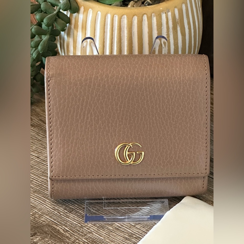 Gucci Gg Marmont Bifold Wallet Coin Purse Bill Card Beige Women's
